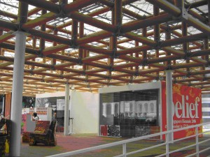 Gebouw van papieren kokerconstructies door Shigeru Ban